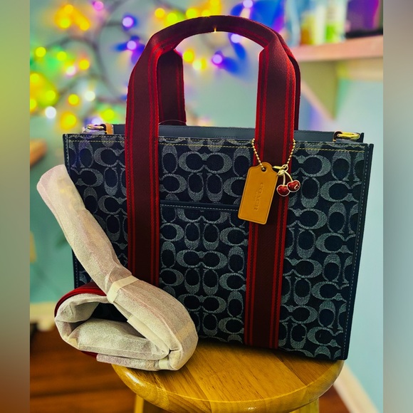 (SOLD) Coach NWT SMITH TOTE SIGNATURE CHERRY - Picture 1 of 15